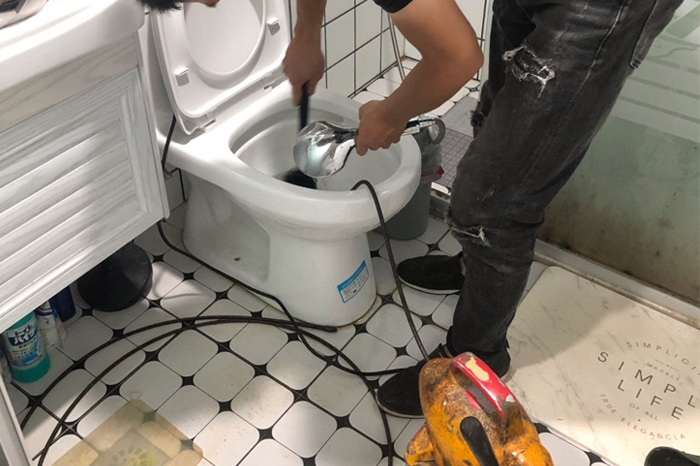 寿阳马桶堵塞自己疏通还是找师傅?专业上门服务让你省时更省心